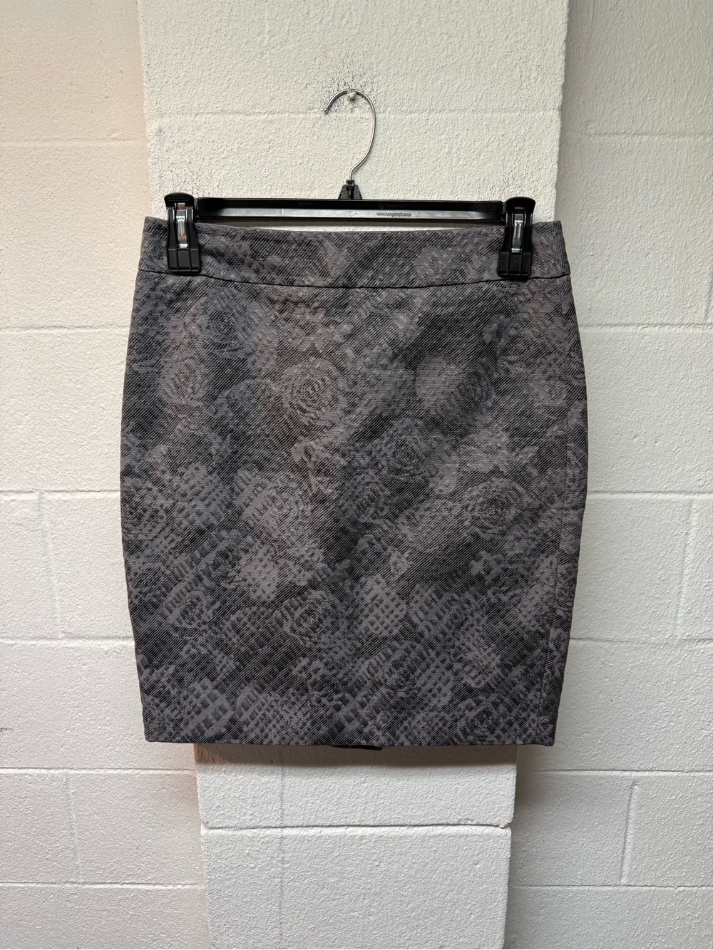 Ann Taylor Gray Floral Jacquard Pencil Skirt